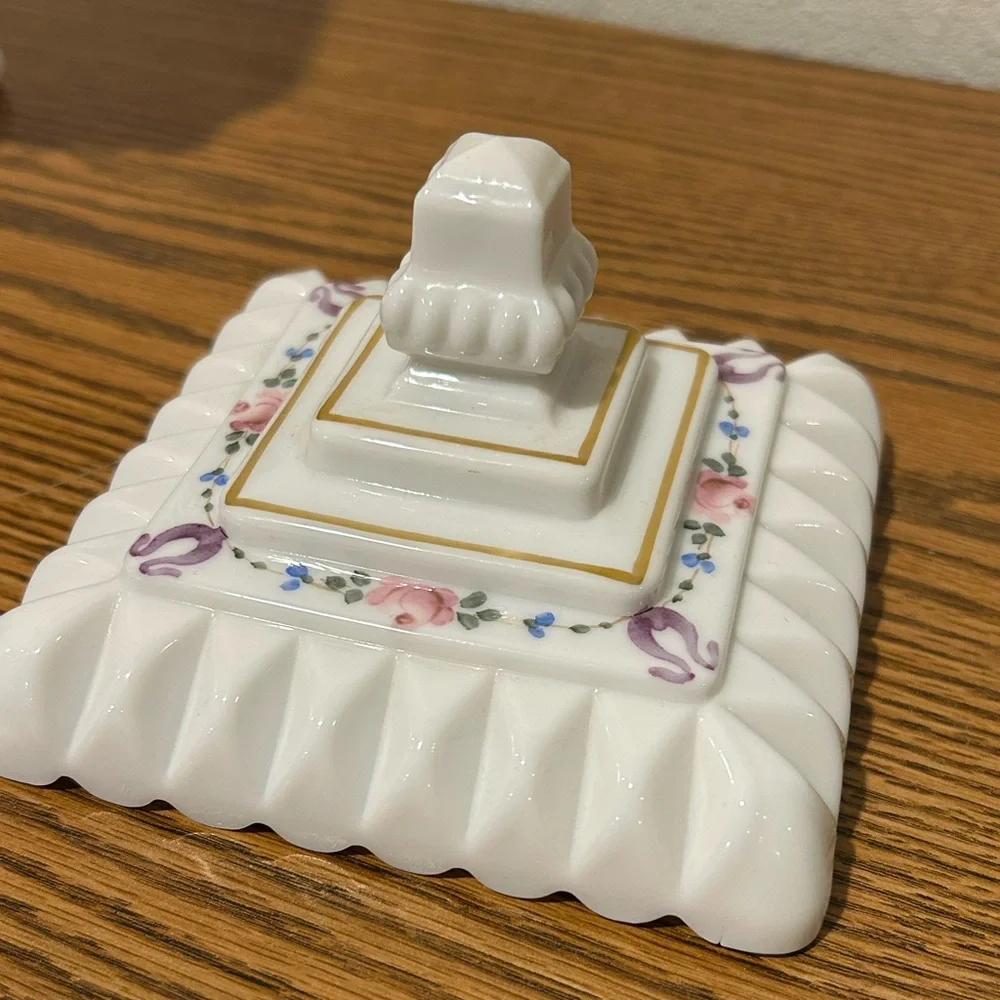 Waterford Milk Glass Candy Dish With Floral Design - Picture 9 of 12